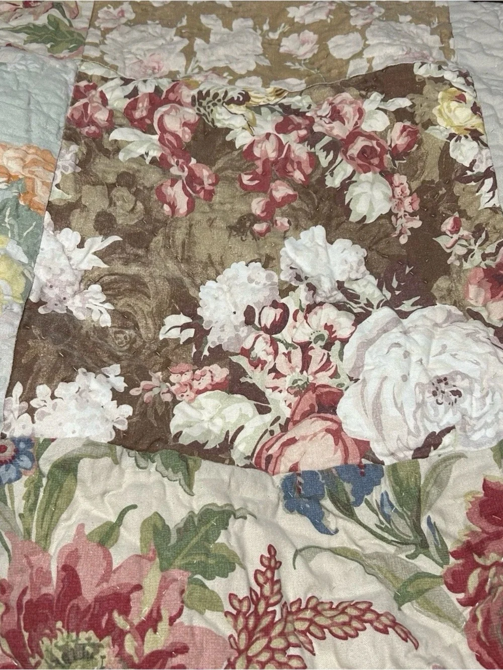 Pottery Barn Carolina Quilt (K) Euro Shams (2) Standard Shams NWT (2)